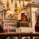 E infine, nel giorno della Candelora che chiude le festivit� natalizie, la scultura scende dal posto in cui �riposa� grazie a una sorta di ascensore meccanico e va in processione